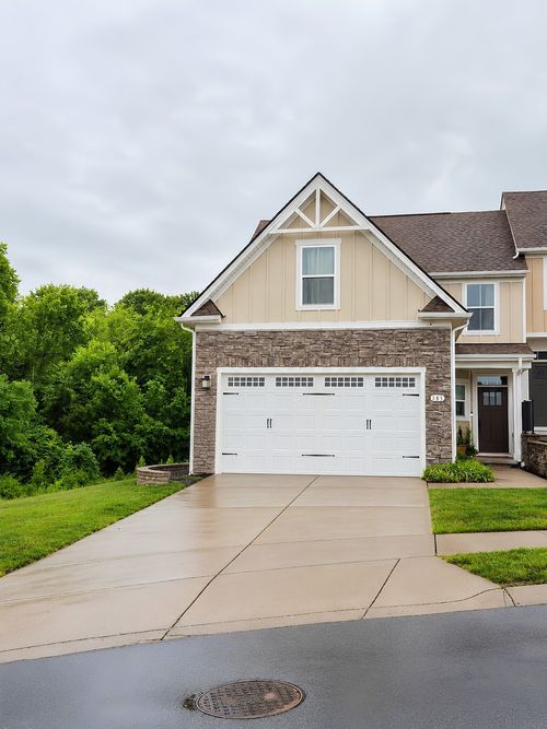 385 S Downs Cir, Goodlettsville, TN, 37072-1653 | Card Image