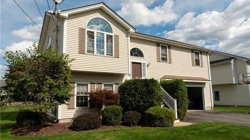 1 Modesta St, North Providence, RI, 02904-4647 | Card Image