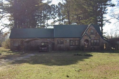 378 Bolivar Hwy, Jackson, TN, 38301-7858 | Card Image