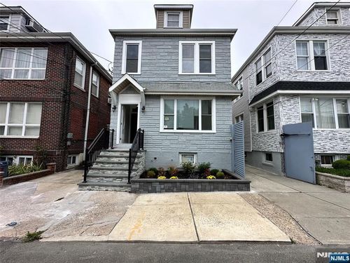 8609 2nd Ave, North Bergen, NJ, 07047-5171 | Card Image