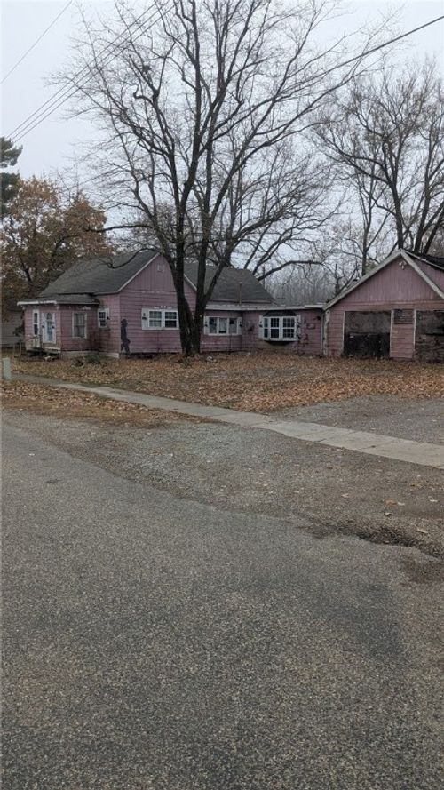 309 E Charleston Rd, Ashmore, IL, 61912-9712 | Card Image