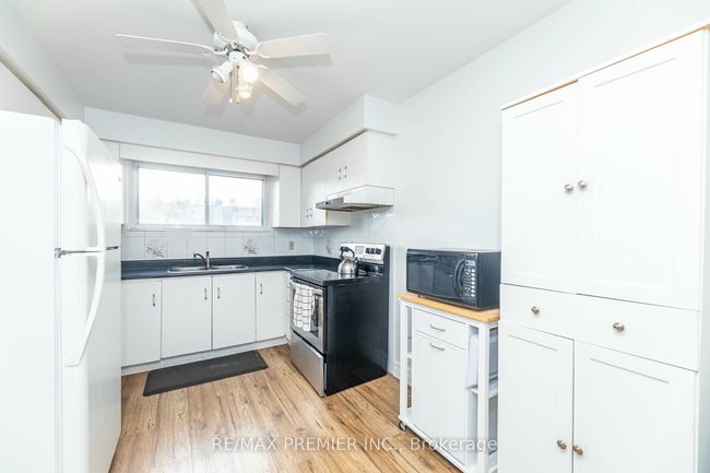43 - 21a Thistle Down Blvd, Condo with 3 bedrooms, 3 bathrooms and 1 parking in Toronto ON | Image 19