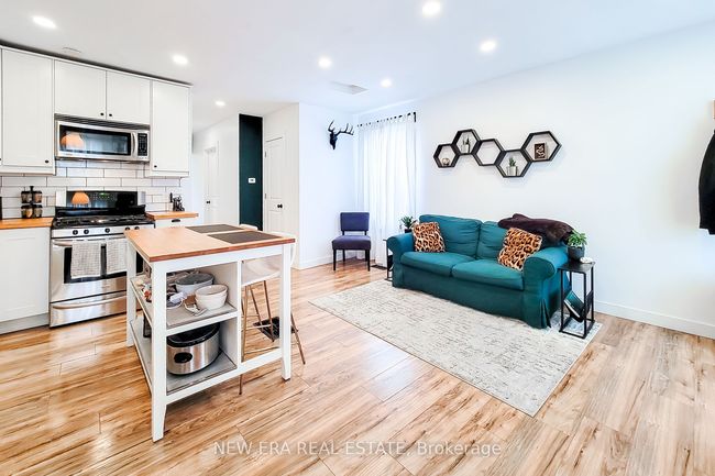 18 Ellis Ave, House other with 2 bedrooms, 2 bathrooms and 1 parking in Hamilton ON | Image 12