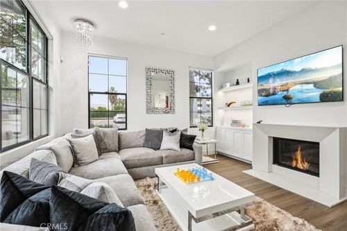 551 W Maple Ave, Orange, CA, 92866-1410 | Card Image