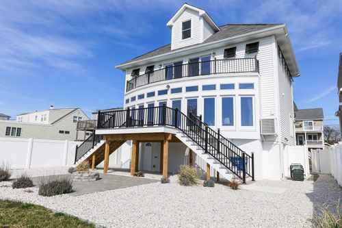 136 Lincoln Dr, Brigantine, NJ, 08203-2810 | Card Image