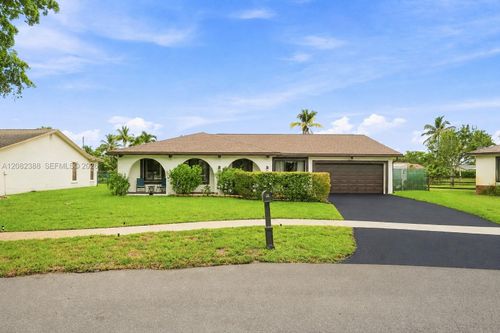 8656 Sw 50th St, Cooper City, FL, 33328-3704 | Card Image