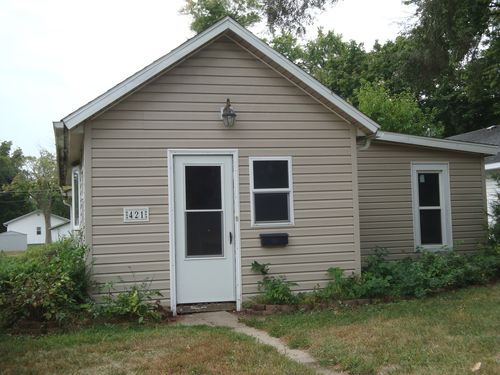 421 E Thompson Ave, Hoopeston, IL, 60942-1341 | Card Image