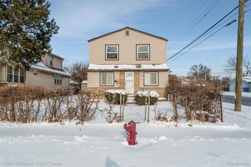 8523 Republic Ave, Warren, MI, 48089-5223 | Card Image