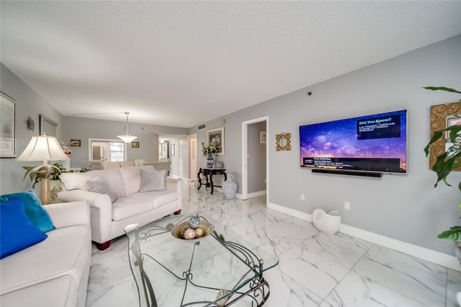 LIVING ROOM | Image 18