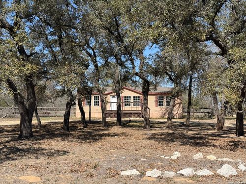 195 Ashford Cir, Poteet, TX, 78065-4685 | Card Image