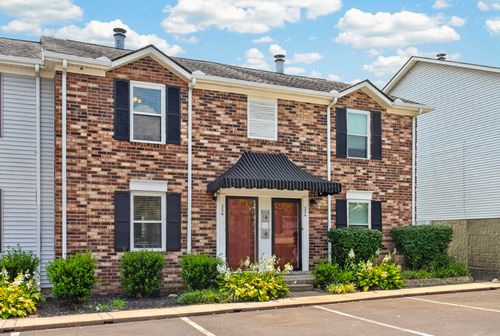 226 Edgewood Dr, Hendersonville, TN, 37075-4260 | Card Image