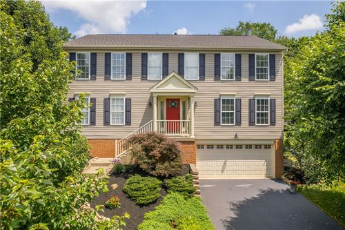 7075 Highland Creek Dr, Bridgeville, PA, 15017-3440 | Card Image