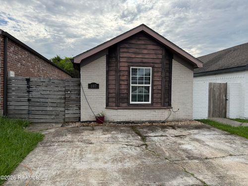 107 Cane Field St, Youngsville, LA, 70592-5401 | Card Image