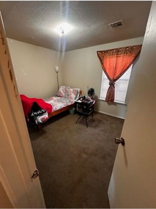 2921 Sw 28th St, Oklahoma City, OK, 73108-5609 | Card Image