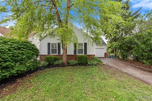 9722 Mueck Ter, Webster Groves, MO, 63119-1309 | Card Image