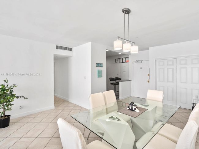1714 - 5601 Collins Ave, Condo with 2 bedrooms, 2 bathrooms and null parking in Miami Beach FL | Image 15