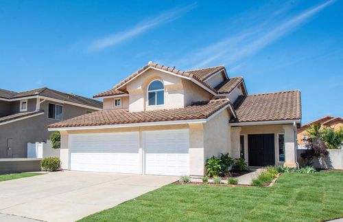 2038 Ridgeline Ave, Vista, CA, 92081-8810 | Card Image