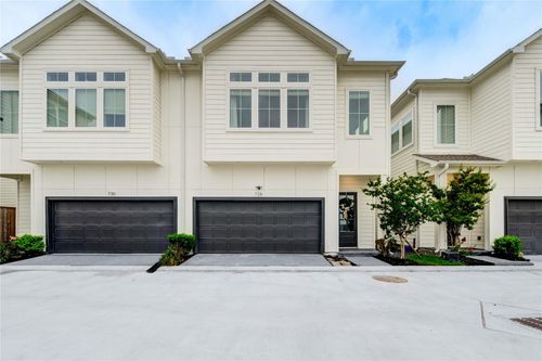 728 Carriage Knolls Dr, Houston, TX, 77008-3079 | Card Image