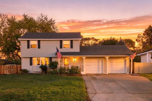 10633 Xavis St Nw, Coon Rapids, MN, 55433-4033 | Card Image