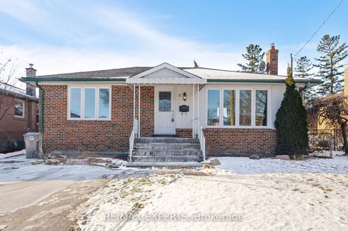 35 Edgemont Dr, Brampton, ON, L6V1K9 | Card Image