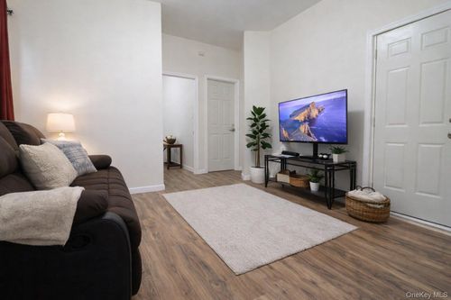 14516 110th Ave, Jamaica, NY, 11435-5712 | Card Image