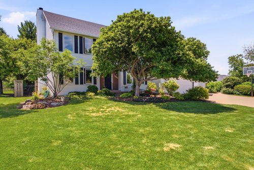 4620 Willowwood Ct, Davenport, IA, 52807-3445 | Card Image