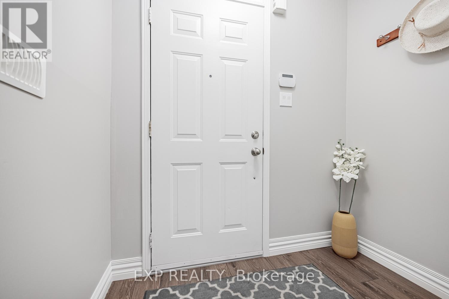 Residential in Brampton (Downtown Brampton) 5