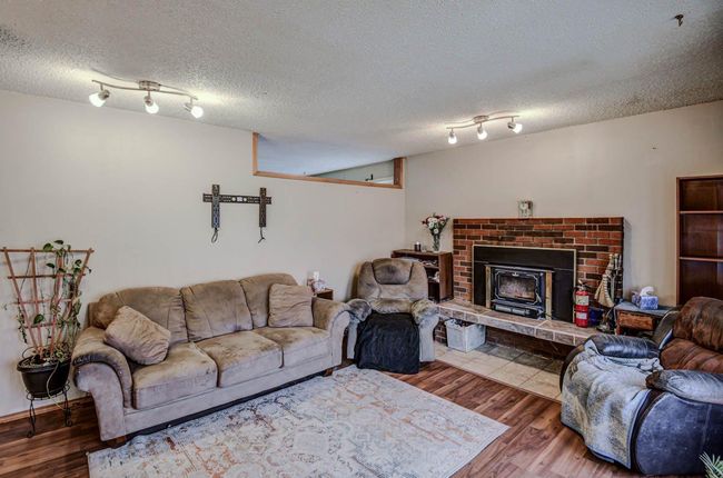 640 Mcculloch Crescent, House other with 6 bedrooms, 3 bathrooms and 4 parking in Irricana AB | Image 6