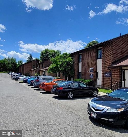 6-8992 Fern Park Dr, Burke, VA, 22015-1600 | Card Image