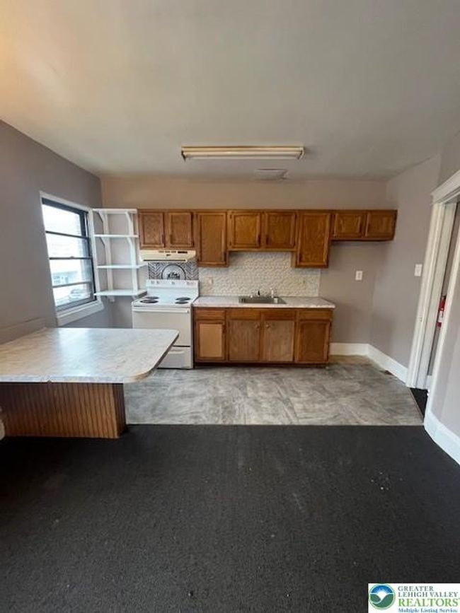 APT-1 - 201 E Kline Ave, Condo with 2 bedrooms, 1 bathrooms and null parking in Lansford PA | Image 6