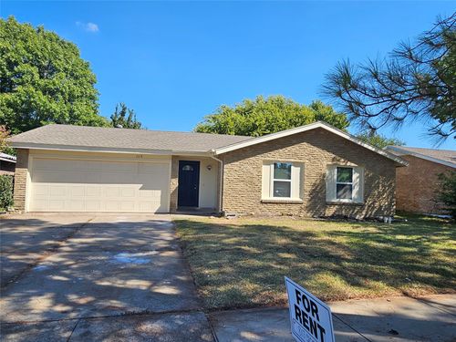 1115 Laurelhill Ct, Arlington, TX, 76015-3520 | Card Image