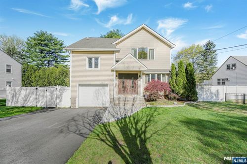 405 Burnet Pl, Paramus, NJ, 07652-3425 | Card Image