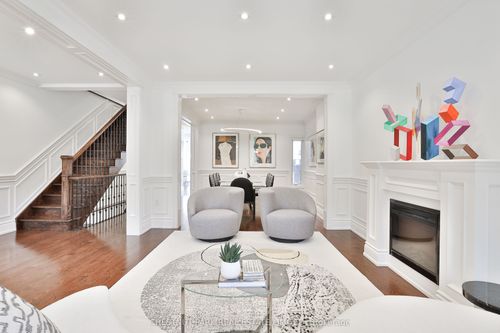 {{alt}} | Card Image