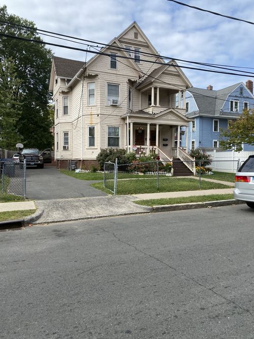 25 May St, Hartford, CT, 06105-1519 | Card Image