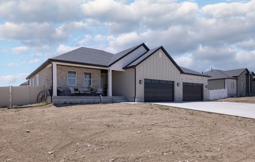 377 W Rigdon St, Grantsville, UT, 84029-1257 | Card Image