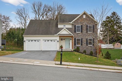 6 Woodlyn Ct, Lancaster, PA, 17602-3537 | Card Image