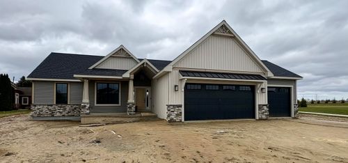 192 Queens Creek Dr W, Frankenmuth, MI, 48734 | Card Image