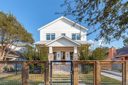 709 E 13th St, Houston, TX, 77008-7147 | Card Image