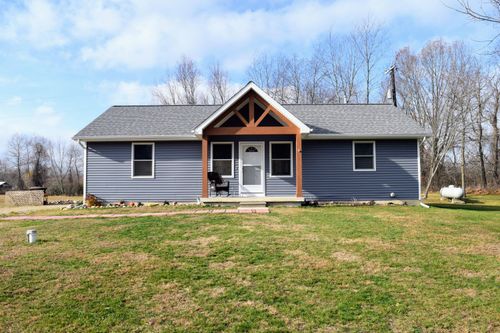 14888 S State Rd, Perry, MI, 48872-8550 | Card Image