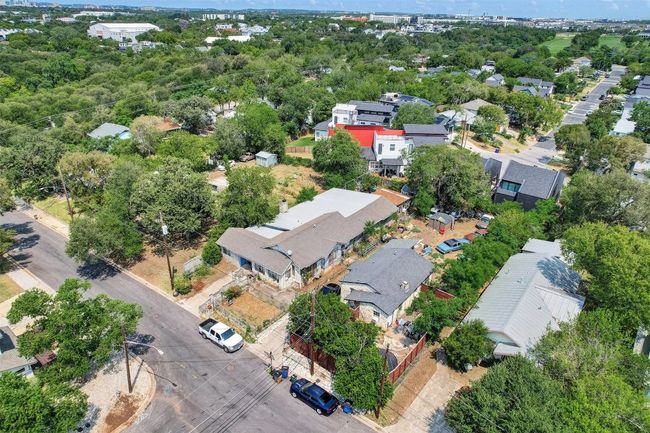 3810 E 16 Th St, House other with 4 bedrooms, 4 bathrooms and null parking in Austin TX | Image 7