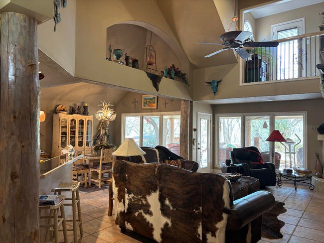 Den formal dining | Image 16