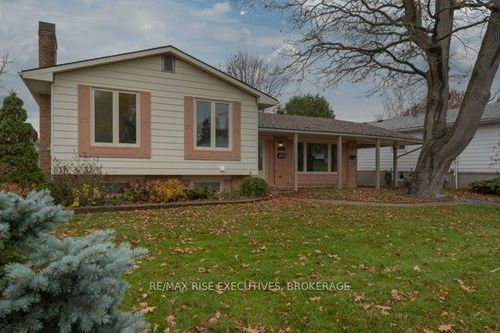 1-811 Overlea Crt, Kingston, ON, K7M6Z8 | Card Image