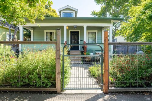132 Lincoln St, Santa Rosa, CA, 95401-4733 | Card Image