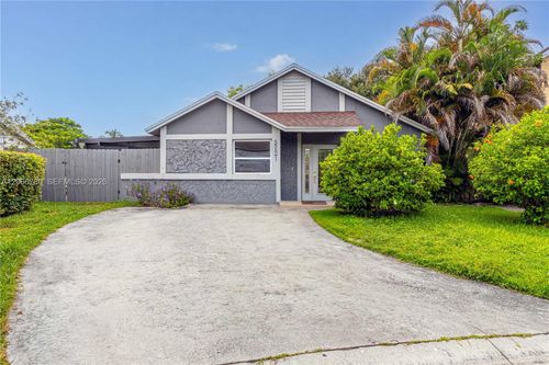 5560 Sw 98th Way, Cooper City, FL, 33328-5725 | Card Image