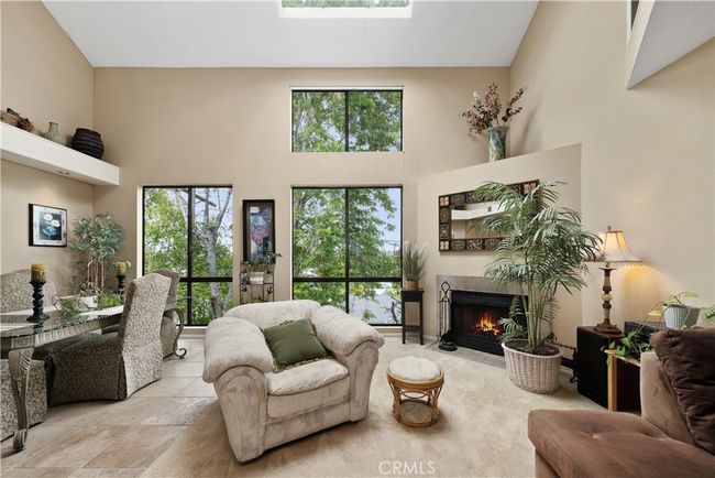 APT-326 - 13331 Moorpark St, Condo with 2 bedrooms, 2 bathrooms and 2 parking in Sherman Oaks CA | Image 8