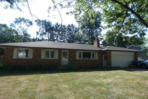 8677 Meadowlark Ln, Berrien Springs, MI, 49103-1448 | Card Image