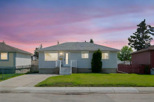 2228 41 Street Se, Calgary, AB, T2B1C7 | Card Image
