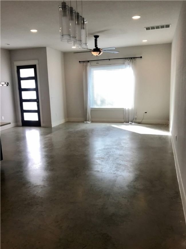 A - 904 E 54 Th St, House other with 3 bedrooms, 3 bathrooms and 2 parking in Austin TX | Image 7