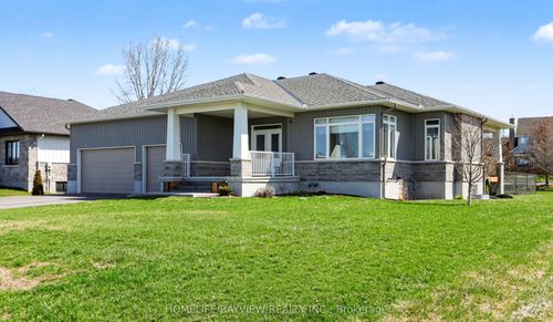 315 Autumn Meadow Way, North Gower, ON, K0A2T0 | Card Image