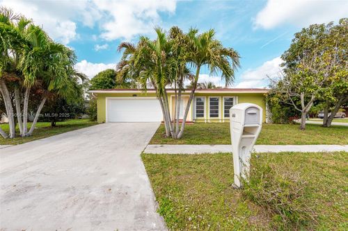6351 Moonstone Way, Delray Beach, FL, 33484-3530 | Card Image